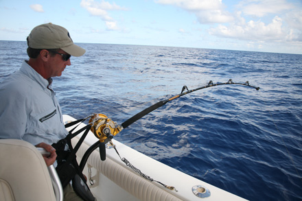 The Hooker assist gives anglers the option of hand-cranking their fish, rather than go full electric.