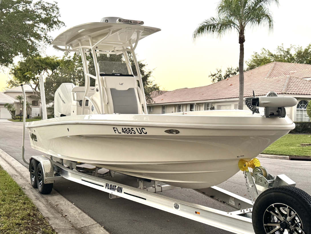 FLOAT-ON BOAT TRAILER